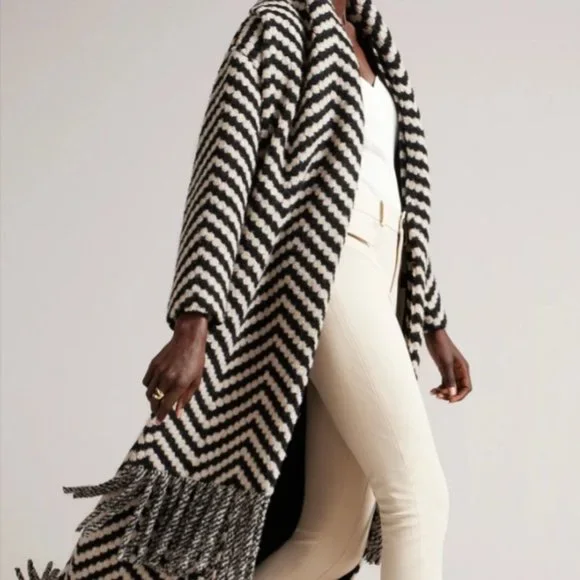 Oversized Pashmina Houndstooth Scarf - Picture 3 of 8